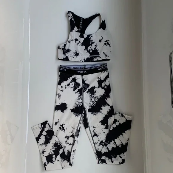 Wildfox High Waist Black And White Splatter Tie Dye 7/8 Leggings and Crop Top - Picture 4 of 10